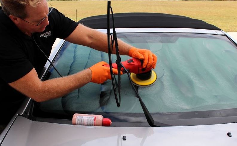 car windscreen polishing